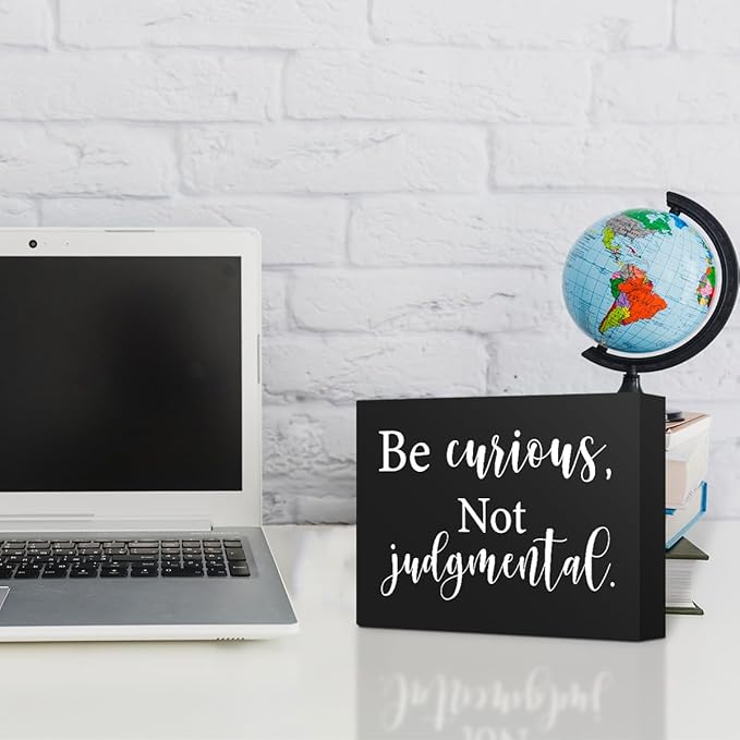 mmiishe Inspirational Wooden Box Sign Decorative Motivational Be Curious Not Judgmental Wood Box Sign Home Bedroom Office Decor Rustic Farmhouse Square Desk Decor Sign for Shelf 6 x 8 Inches Black