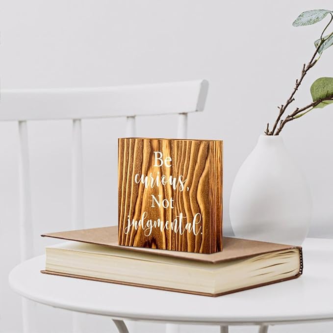 mmiishe Inspirational Wooden Box Sign Decorative Motivational Be Curious Not Judgmental Wood Box Sign Home Bedroom Office Decor Rustic Farmhouse Square Desk Decor Sign for Shelf Burlywood