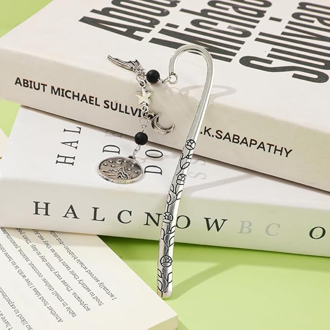 Fantasy Dragon Leather Corner Bookmark, Elegant Metal Dragon Charms Leather Page Saver, Chic Book Accessory for Bookworms, Great Gift for Dragon & Book Lovers (ACotar)