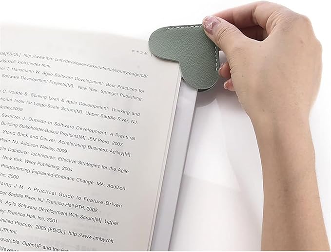 6Pcs Bookmarks for Women Book Marks for Reading Lovers, Cute Leather Heart Bookmarks for Friends Teachers Students Book Reading Lovers Present