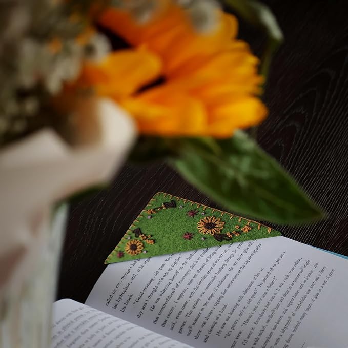 Bookmark Making Kit, Personalized Embroidered Corner Mark for Beginner, 4 Pack, DIY Initial Felt Bookmark Corner, Gift for Book Lover