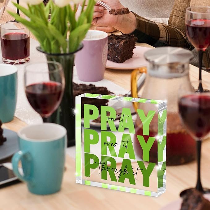 Ideal Christian Gifts for Women - Pray On It,Pray Over It - Bible Verse Desk Art, Inspirational Decor, Green Dorm Room Decor for Women, Desk Decorations for Office, 4 x 4 inches（Green）