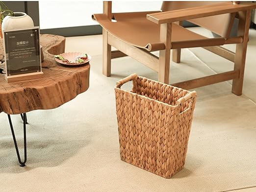 6 Gallon Wicker Trash Can with Wooden Handle,Wicker Waste Basket for Bathroom,Bedroom,Large Narrow Water Hyacinth Trash Basket,Rattan Boho Decor Farmhouse Bathroom Trash Can