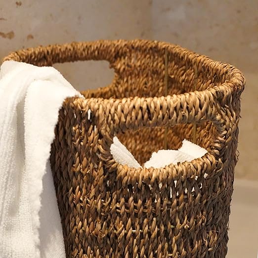 PINXIURY Bathroom Wicker Trash Can Wicker Waste Basket with Built-in Handles Seagrass Hand Woven Garbage Can for Bedroom Office Kitchen 100% Handmade