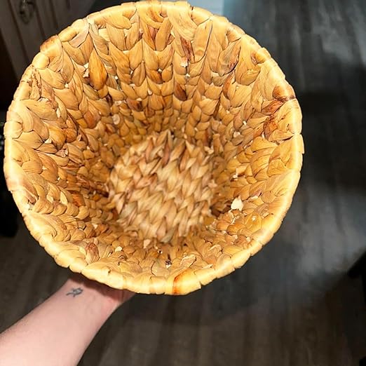 Wicker Trash Can, Bathroom Wicker Trash Can with Built-in Handle、Handwoven Water Hyacinth Trash, Living Room, Office, Kitchen, RV (1 Pack)