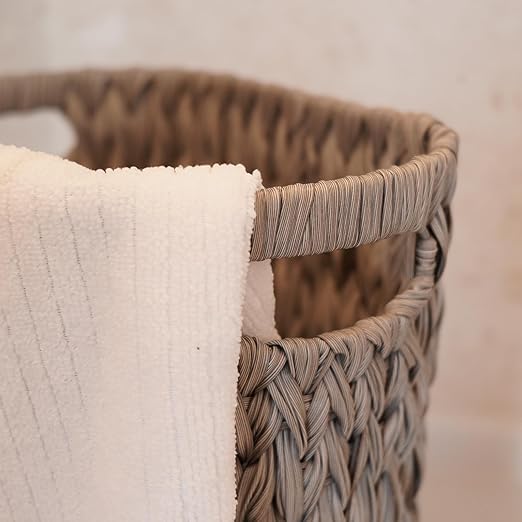 PINXIURY Wicker Trash Can,Watse Basket, Woven Bathroom Trash Can with Handles, Waste Paper Basket, Trash Cans for Bedroom,Decorative Boho Trash Can, 19 Liters/5 Gallons