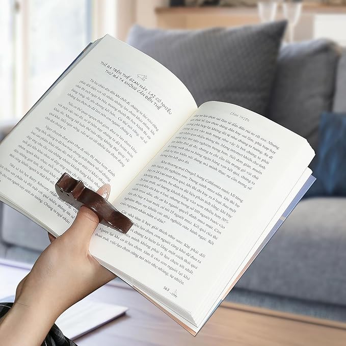 Cat Book Page Holder, Smooth Finish Walnut Wood Book Holder for Reading, Ideal Book Reader Gifts & Reading Accessories,Book Worm Gifts for Women, Thumb Book Page Holder - Book Lovers & Literary Gifts