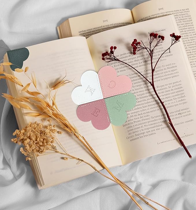 Personalized Leather Heart Bookmark, 26 Letters Customized Corner Book Mark for Reading Women, Book Marker with Initials，Cute Gifts (Black+Dark Brown, H)