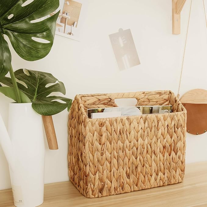 StorageWorks Hand-Woven Divided Magazine Basket, Rattan Magazine Holder, Natural Wicker Magazine Rack for Bathroom, Office, Water Hyacinth, 1 Pack