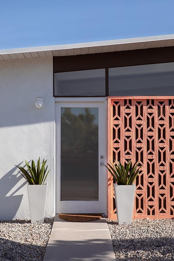 Veradek V-Resin Indoor/Outdoor Taper Planter (30 inch, White)