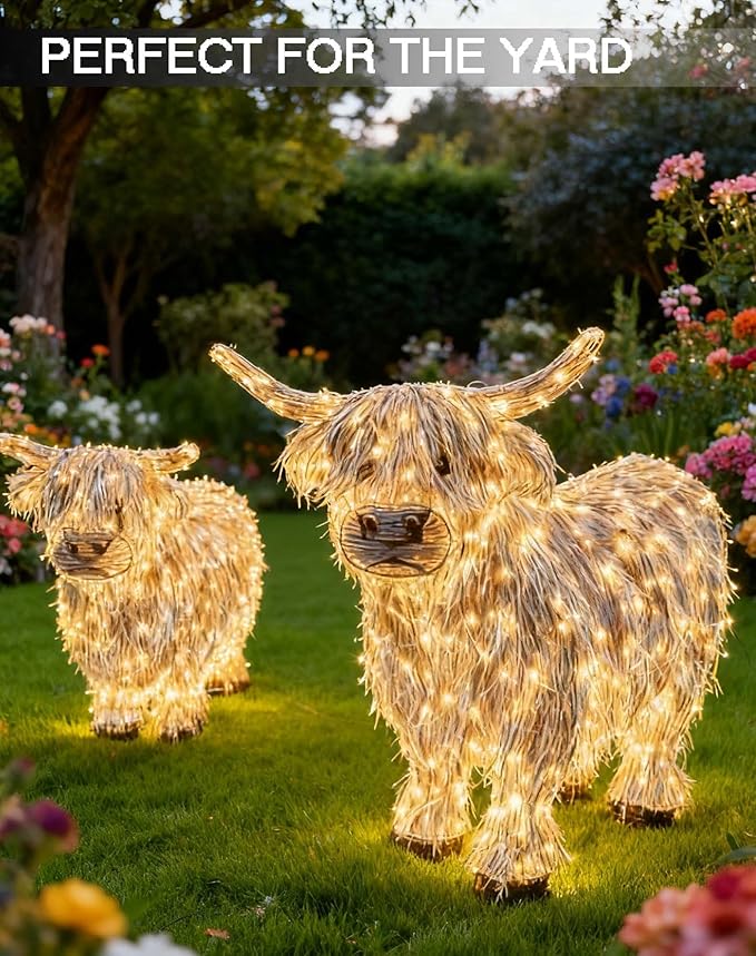 Highland Cow Christmas Decor - Cute LED Light-Up Outdoor Decorations for The Holiday Season, Highland Cow Lighted Yard Art for Front Garden, Porch, Farmhouse, Lawn (1Pcs)