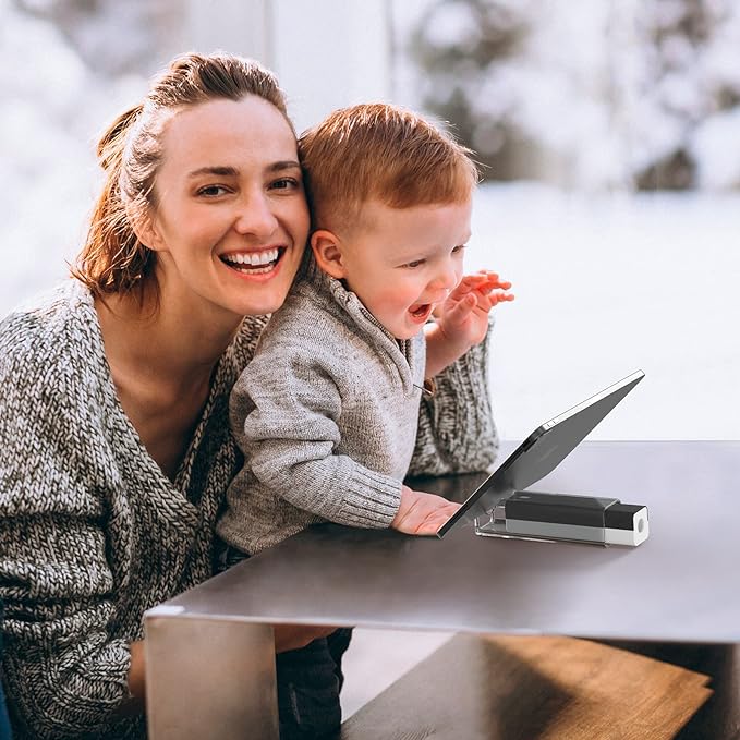 CLICK CLEAN Screen Cleaner, Fingerprint Proof Screen Cleaner Spray, All-in-One Cleaner with Microfiber and Shell for All Phones, Laptop and Tablet Screens (Black)