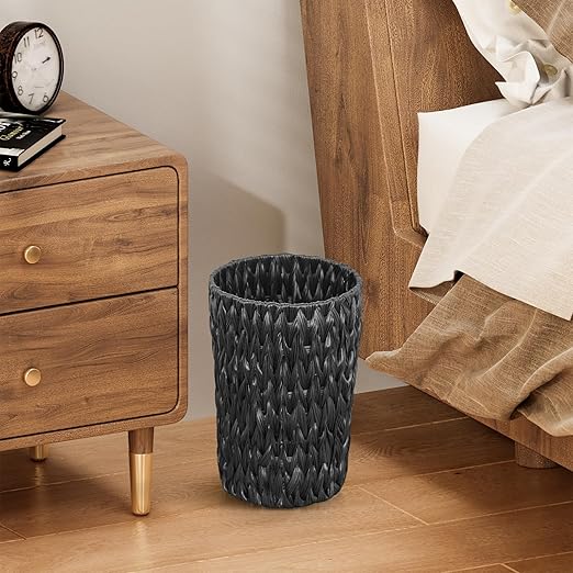 Endymion Black Wicker Trash Can,Small Hand Woven Bathroom Trash Can,Waterproof Woven Trash Basket for Bedroom, Offices or Kitchen,2 Gallon Round