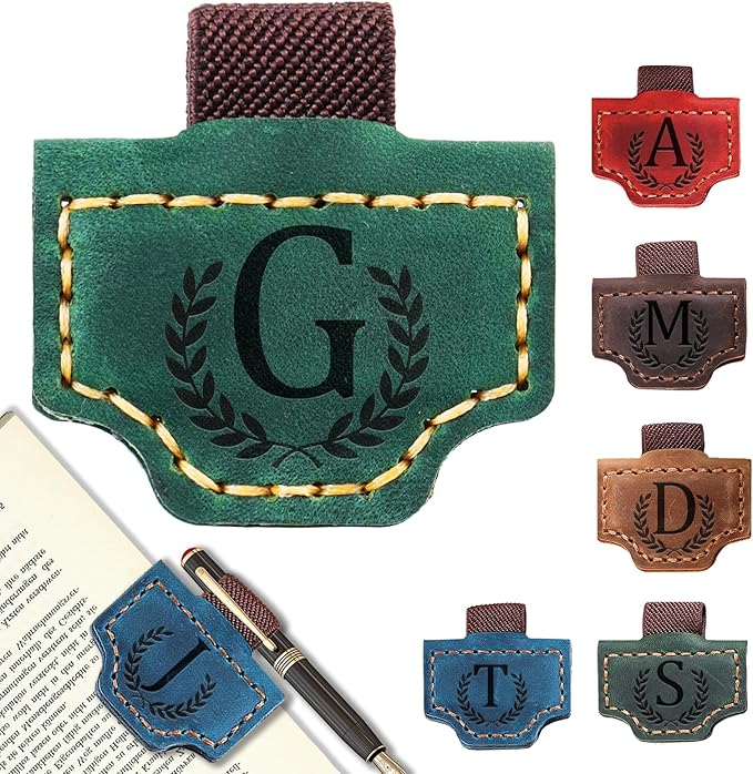 Personalized Bygone Mark Bookmark with Pen Holder, Leather Magnetic Bookmark 26 Letters Name Initial Bookmarks for Readers, Book Lover Gifts for Women Men Notebook Accessories (Green, G)