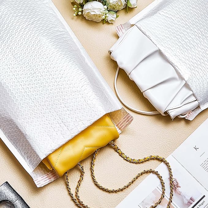 Thenshop 10 Pcs Extra Large Bubble Mailers 31.5 x 23.6 Inch Resealable Padded Envelopes Waterproof Shipping Packages Opaque Poly Packaging Envelope Mailers Cushioned Bags for Mailing Packaging, White