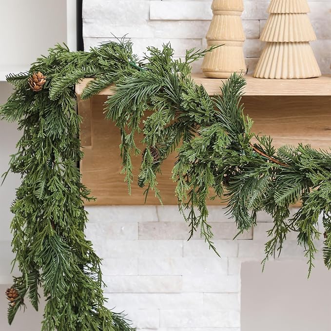 1 Pcs 6 ft Christmas Cedar Garland Greenery Realistic Cedar Pine Needles Garland Artificial Decoration for Table, Mantel, Wall, Home Winter Holiday Party Decor