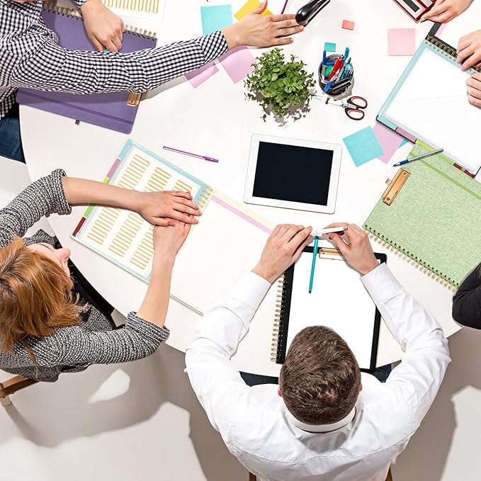 Ospelelf Green Foldable Spiral Clipboard Folio with Storage Zipper Pouch, 5 Plastic Folders with 10 Pockets, Refillable Lined Notepad (11" x 8.5"), Linen Hardcover Project Organizer