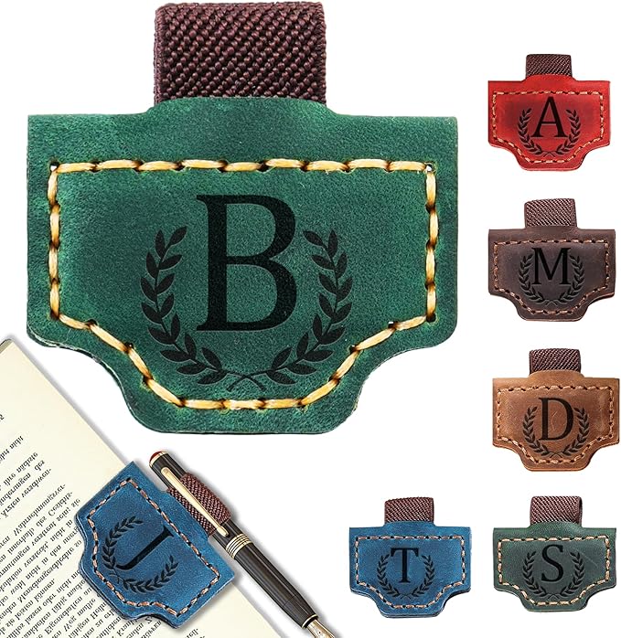 Personalized Bygone Mark Bookmark with Pen Holder, Leather Magnetic Bookmark 26 Letters Name Initial Bookmarks for Readers, Book Lover Gifts for Women Men Notebook Accessories (Green, B)