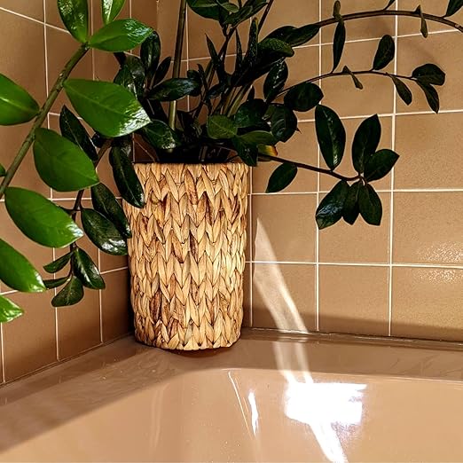 Wicker Trash Can, Bathroom Wicker Trash Can with Built-in Handle、Handwoven Water Hyacinth Trash, Living Room, Office, Kitchen, RV (1 Pack)
